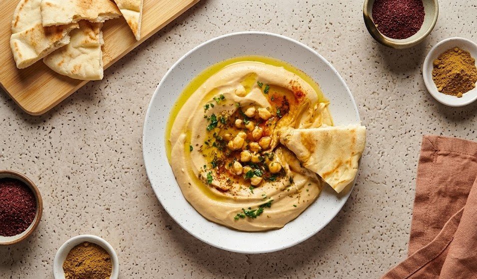 Hummus Beiruty (Lebanese Style)