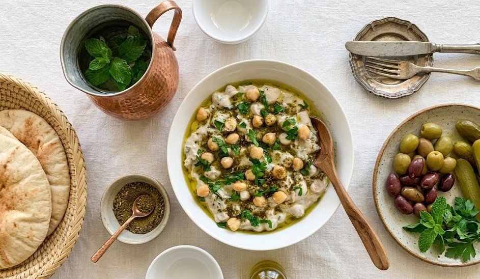 Hummus with Foul (Mousabaha Style)