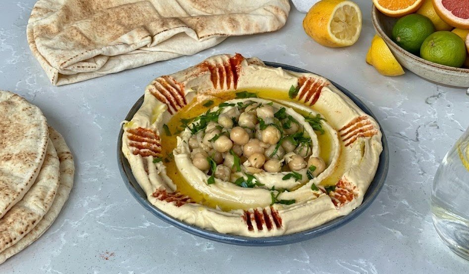 Palestinian Hummus (Qudsiya Style)