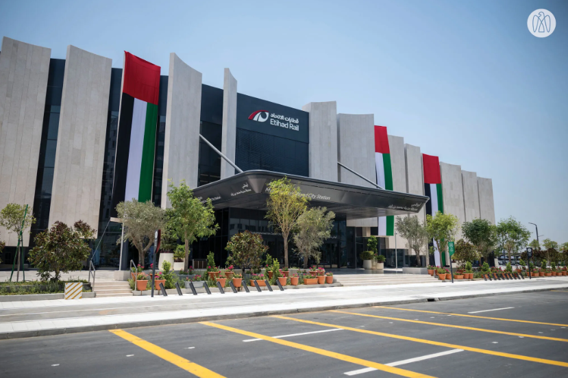 The station is integrated into Abu Dhabi's Hafilat bus network