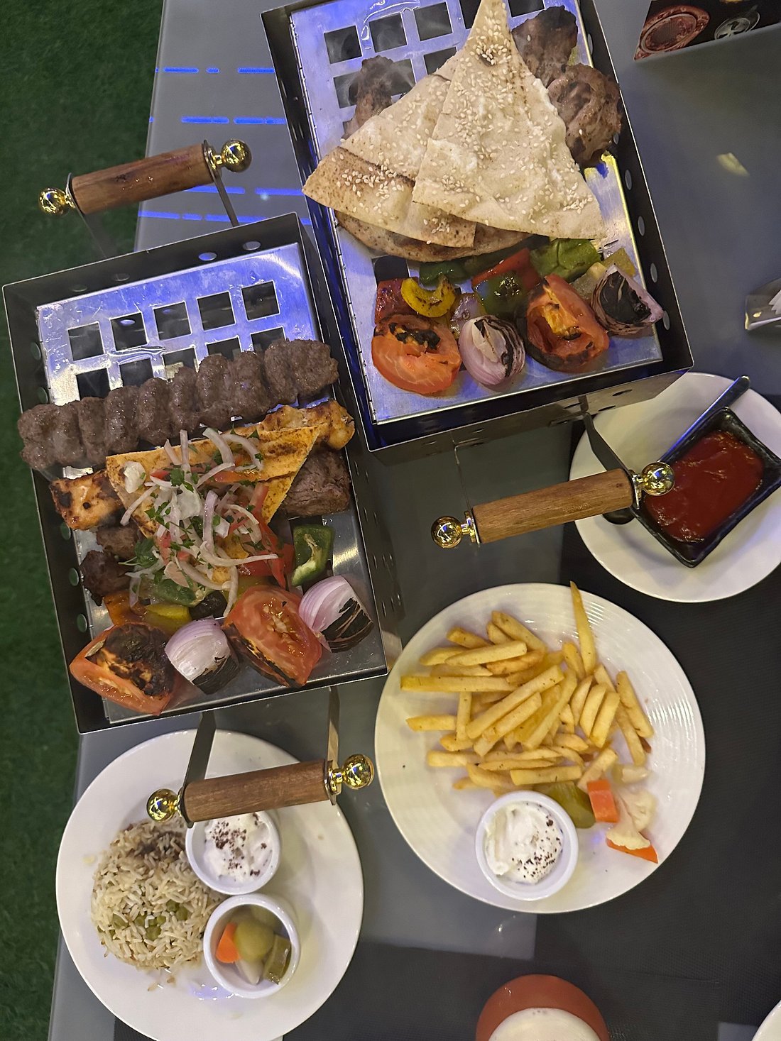 Xandros | Mediterranean / Early Opening