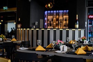 Xandros | Mediterranean / Early Opening